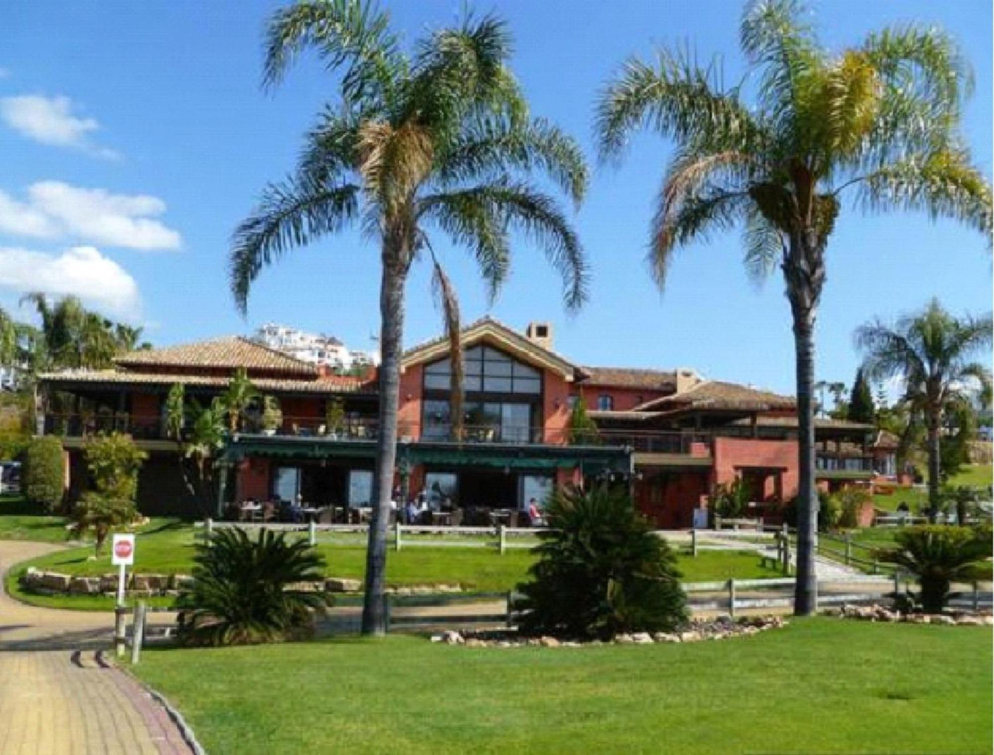 Superior 3Br Golfla Apartment Minutes From Puerto Banus & Marbella مالقة المظهر الخارجي الصورة