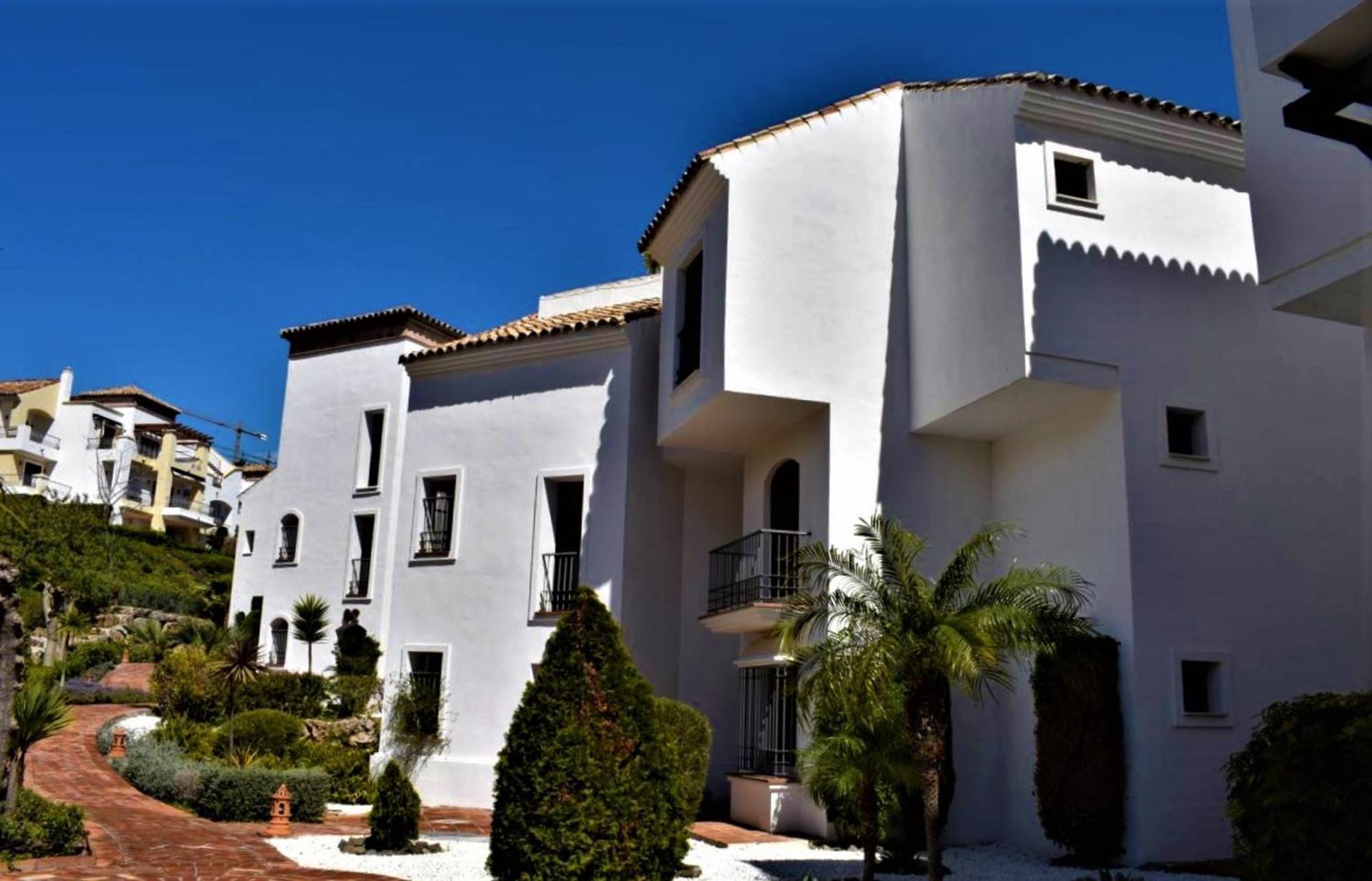 Superior 3Br Golfla Apartment Minutes From Puerto Banus & Marbella مالقة المظهر الخارجي الصورة
