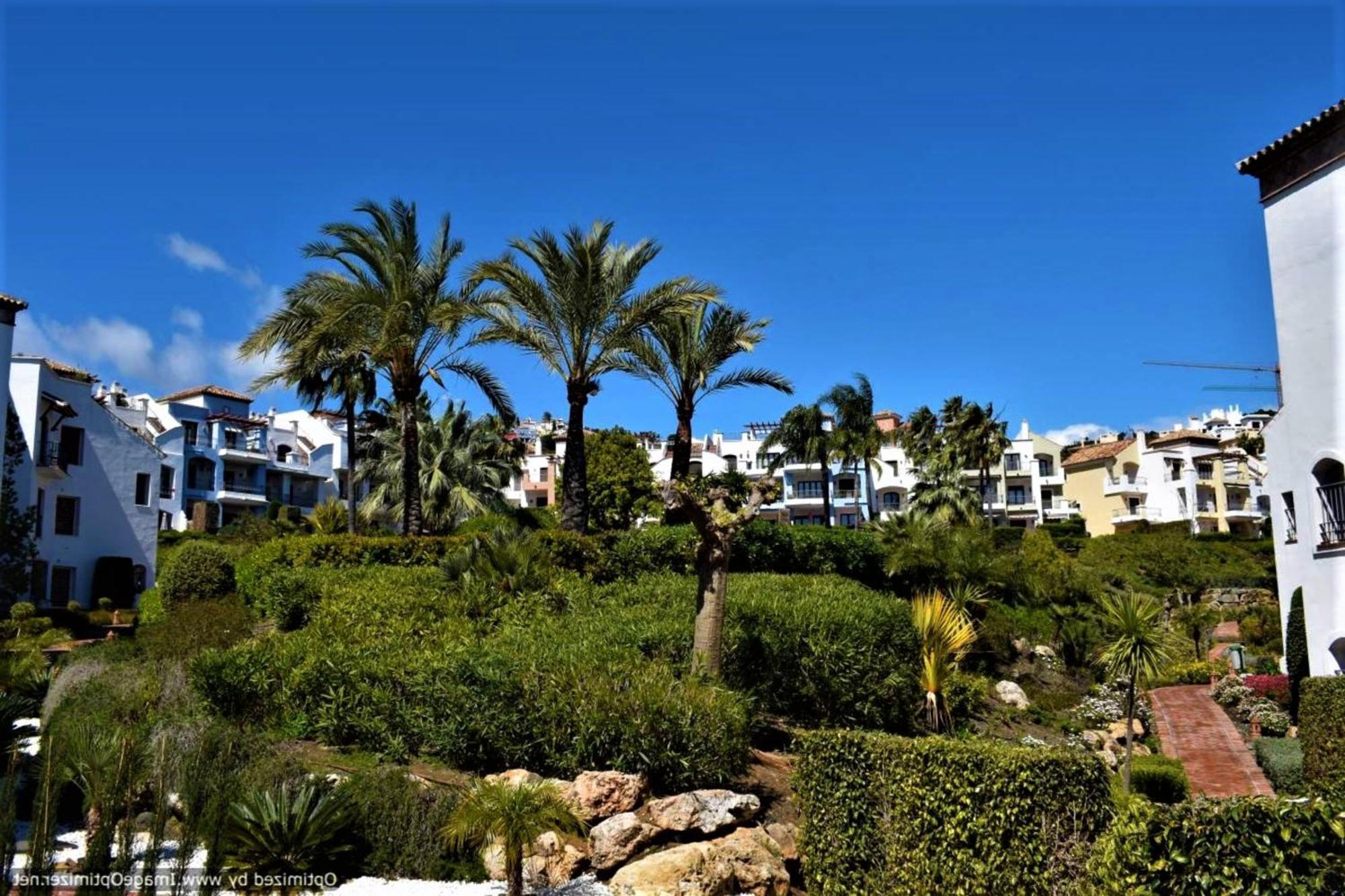 Superior 3Br Golfla Apartment Minutes From Puerto Banus & Marbella مالقة المظهر الخارجي الصورة